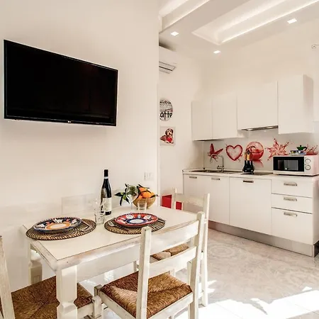Casa Lolla, Red Rose In The Heart Of Sorrento Apartment Exterior photo